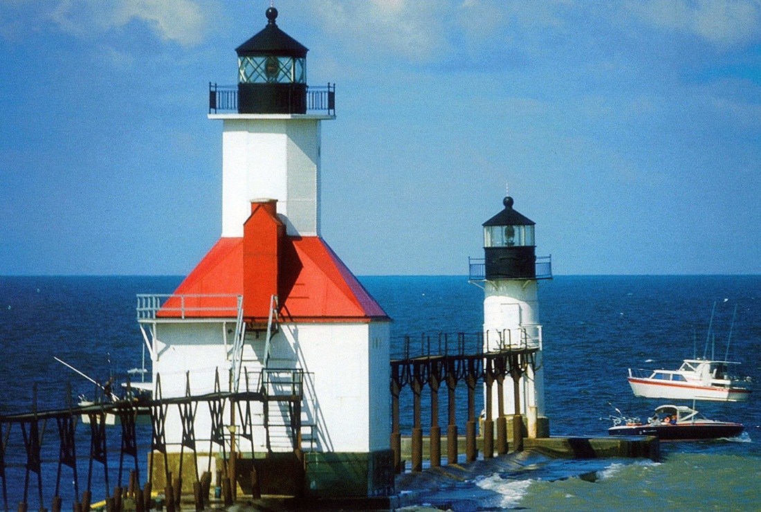 Michigan Lighthouses etc Joseph St Mackinaw City --- Postcard Presque Isle